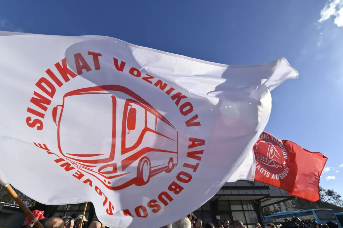 Sindikat voznikov avtobusov: Ko sistem odpove, ceno plačajo vozniki in potniki