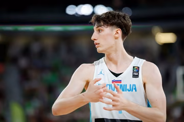 “Težko mi je, a se moram posloviti”