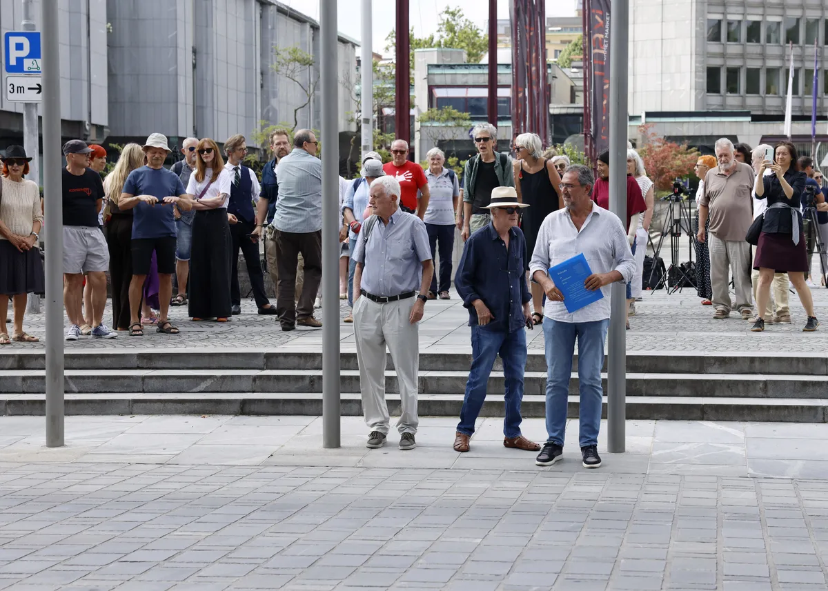 Pobudniki referenduma v DZ prinesli 44.600 podpisov, referendum bo predvidoma jeseni