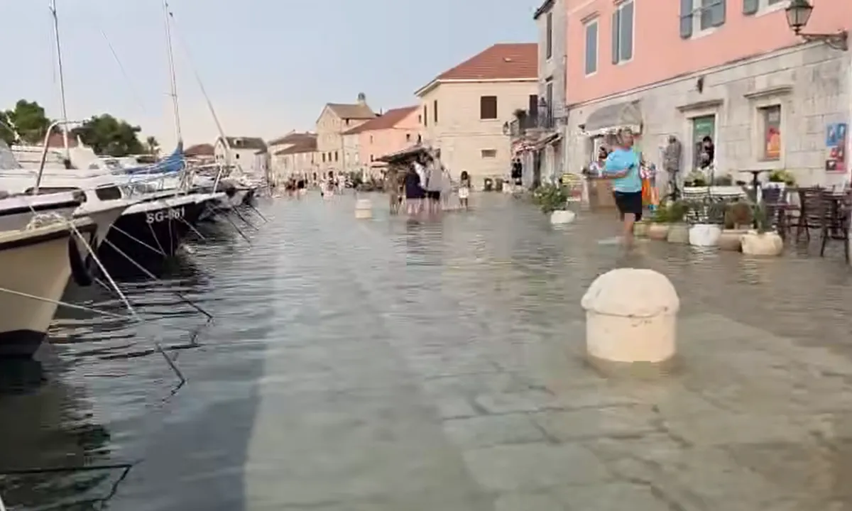 Strah pred novimi neurji na Hrvaškem, Hvar in Vis že zajel meteocunami (VIDEO)