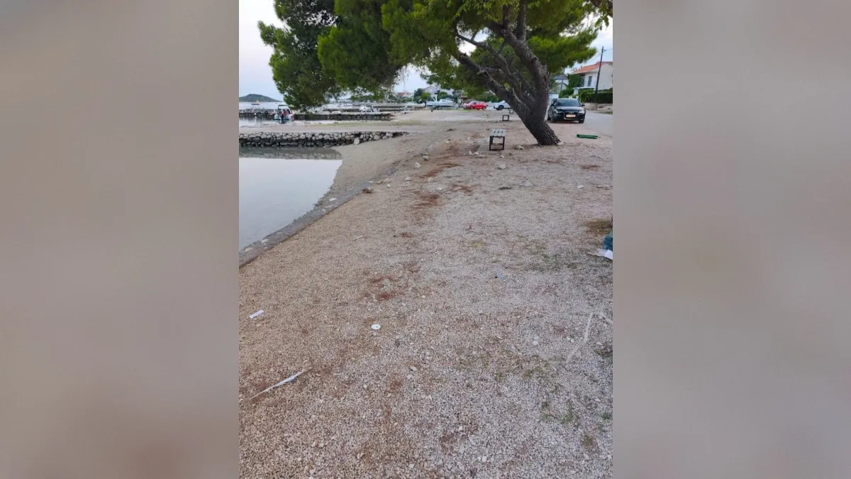 Na hrvaški plaži zjutraj ukrepali proti dopustnikom, ki so si rezervirali prostor