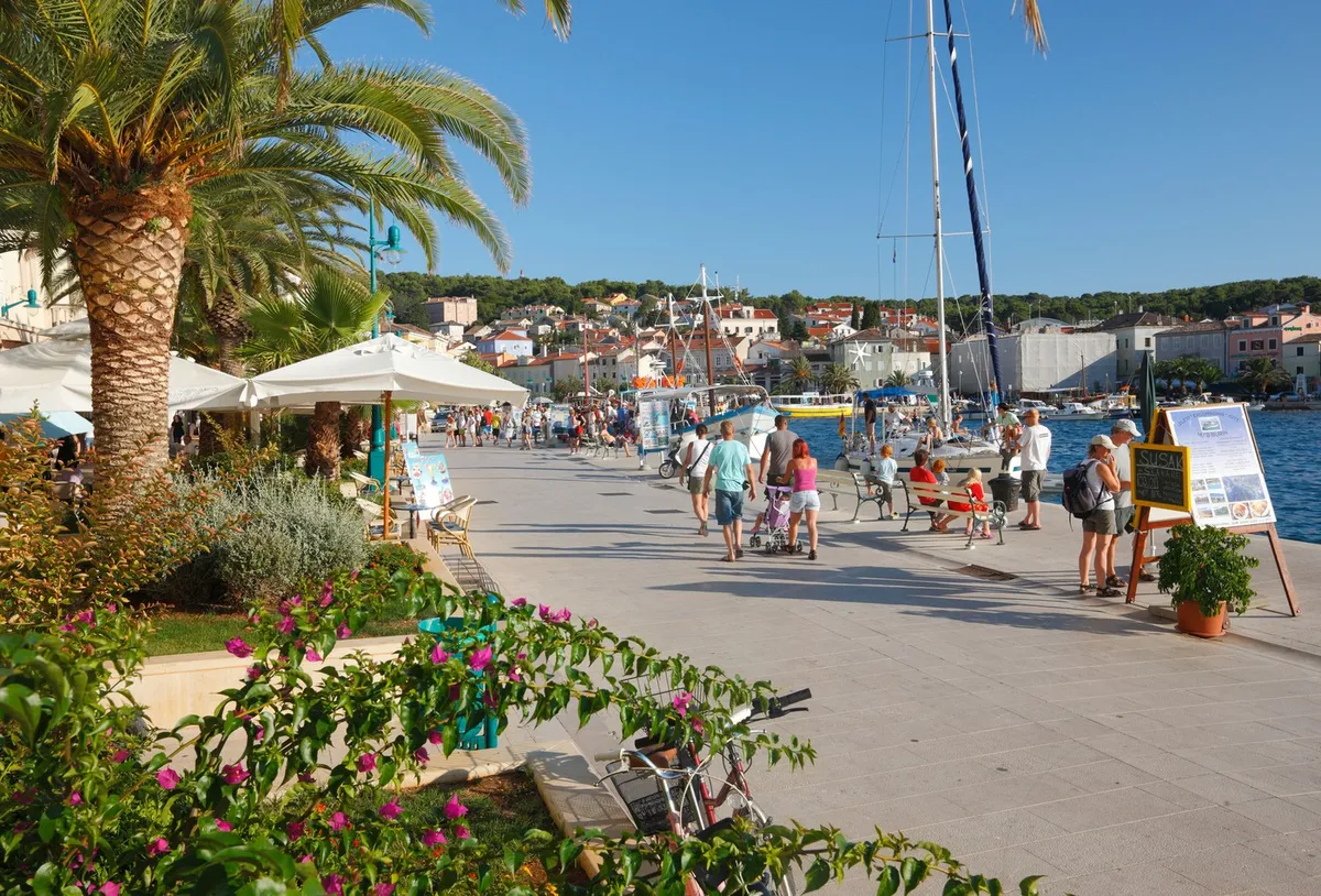 Slovenec s promenade na hrvaškem otoku ukradel ladijski top