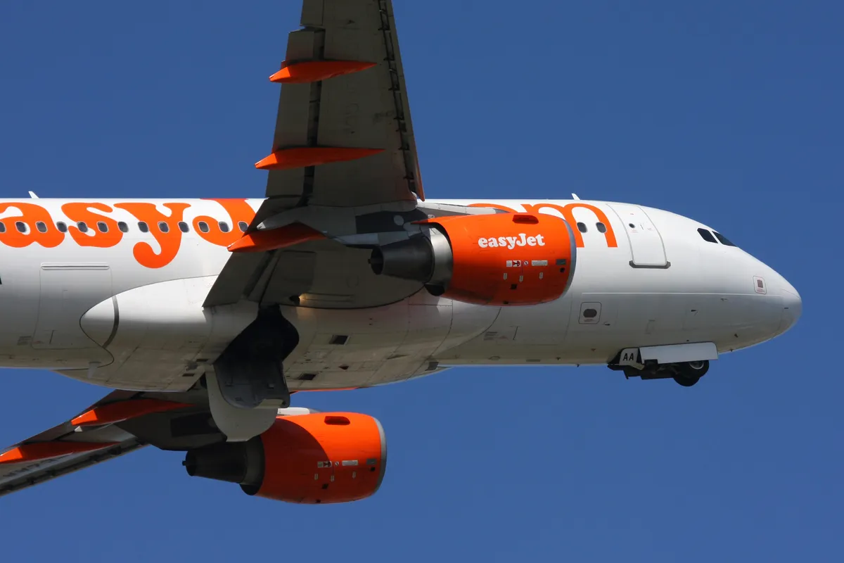 Na letalu izbruhnil množični pretep. Pilot je moral obrniti in se vrniti na letališče