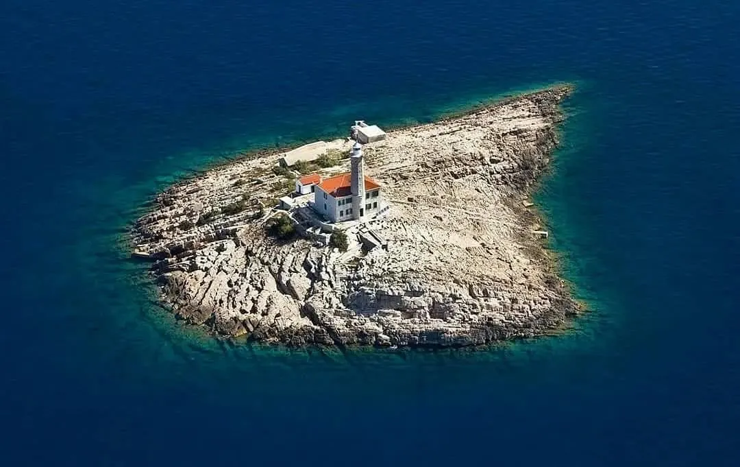 Hrvaški otok, na katerem je eden najlepših svetilnikov