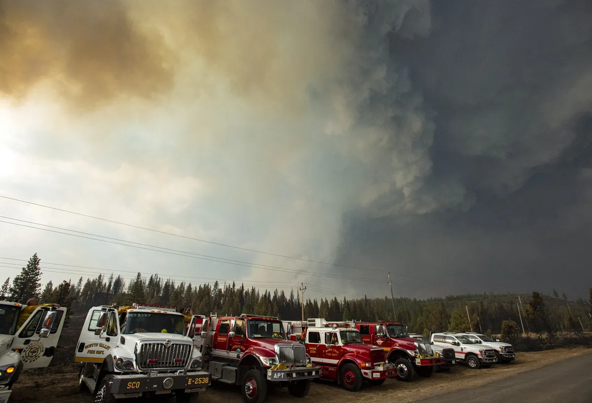 V Franciji med požarom prvič zabeležili redek pojav: kaj je pirokumulonimbus?