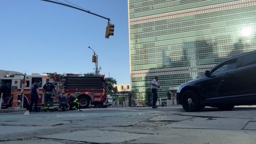 Moški s tibetansko zastavo se je zažgal pred sedežem ZN v New Yorku