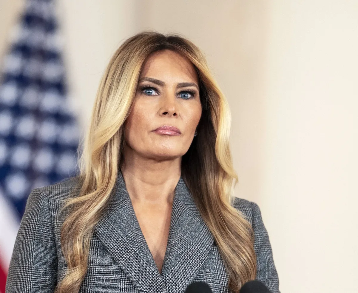 Višji svetovalec Melanie Trump razkril pravi razlog za njeno nepričakovano izjavo o Jeffreyju Epsteinu