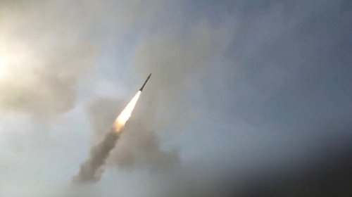 Iran izstrelil raketo