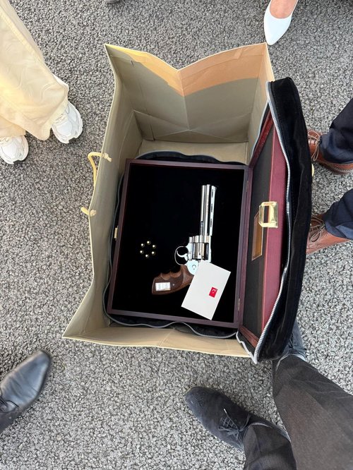 Revolver, Erdogan, belgijski premier Bart De Wever
