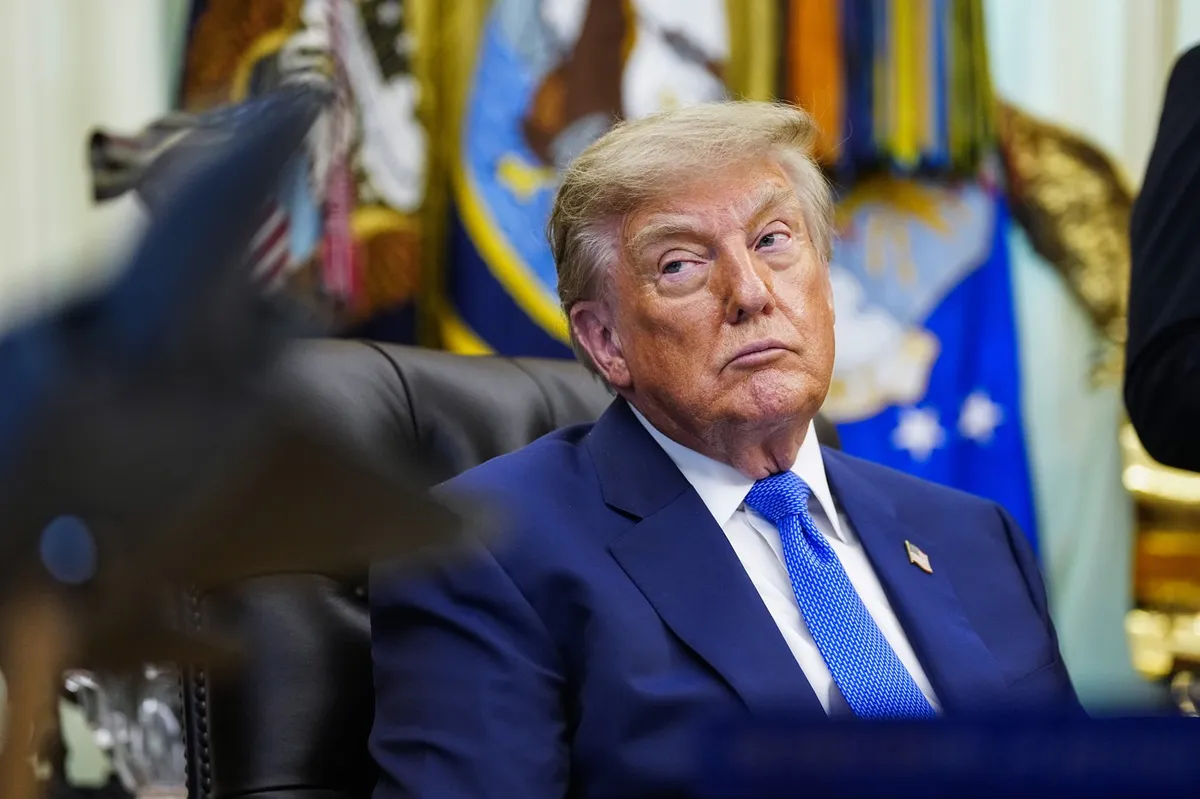 Trump postavil nov pogoj za konec vojne z Iranom: Teheran mora plačati odškodnine