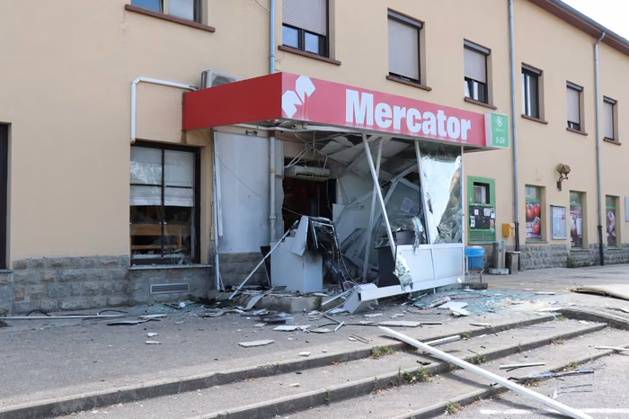 Za napade na bankomate v Sloveniji osumljen hrvaški državljan, uporabljal je vojaški eksploziv