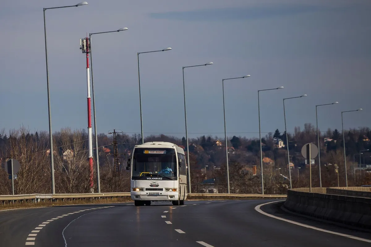V nesreči avtobusa na Madžarskem najmanj 12 mrtvih, več poškodovanih