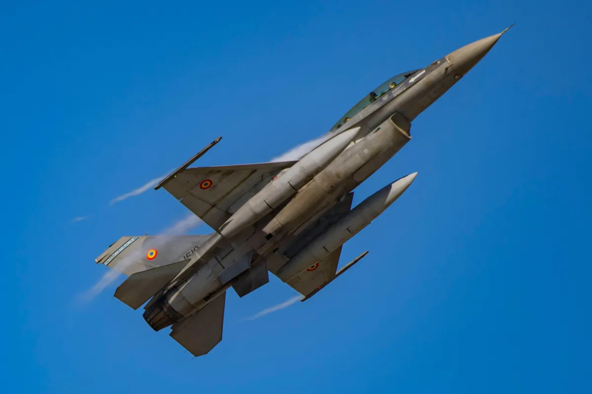 Lovec F-16 se je spopadel z dronom v neposredni bližini plinskega projekta