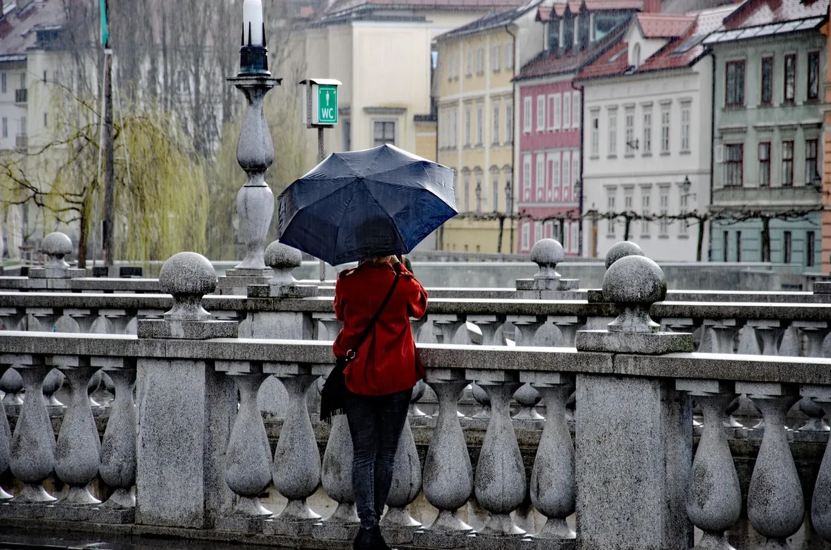 Deževna noč je za nami, kaj pa prinaša petek?