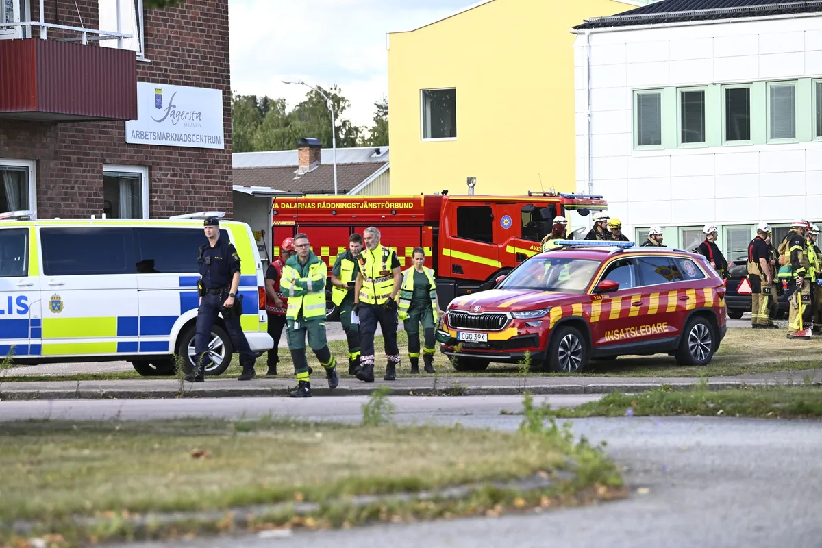V napadu z mečem na švedski šoli umrla 17-letnica, še trije mladostniki ranjeni