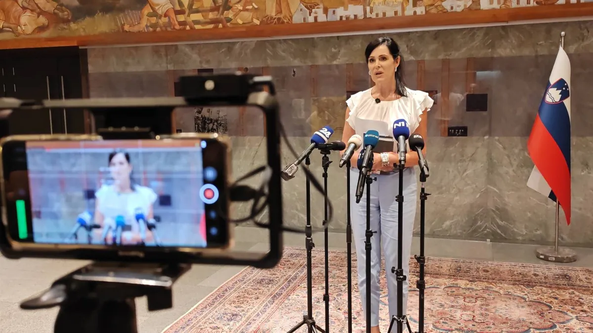 Knovs predlaga varnostno preverjanje Izraelcev s slovenskim državljanstvom