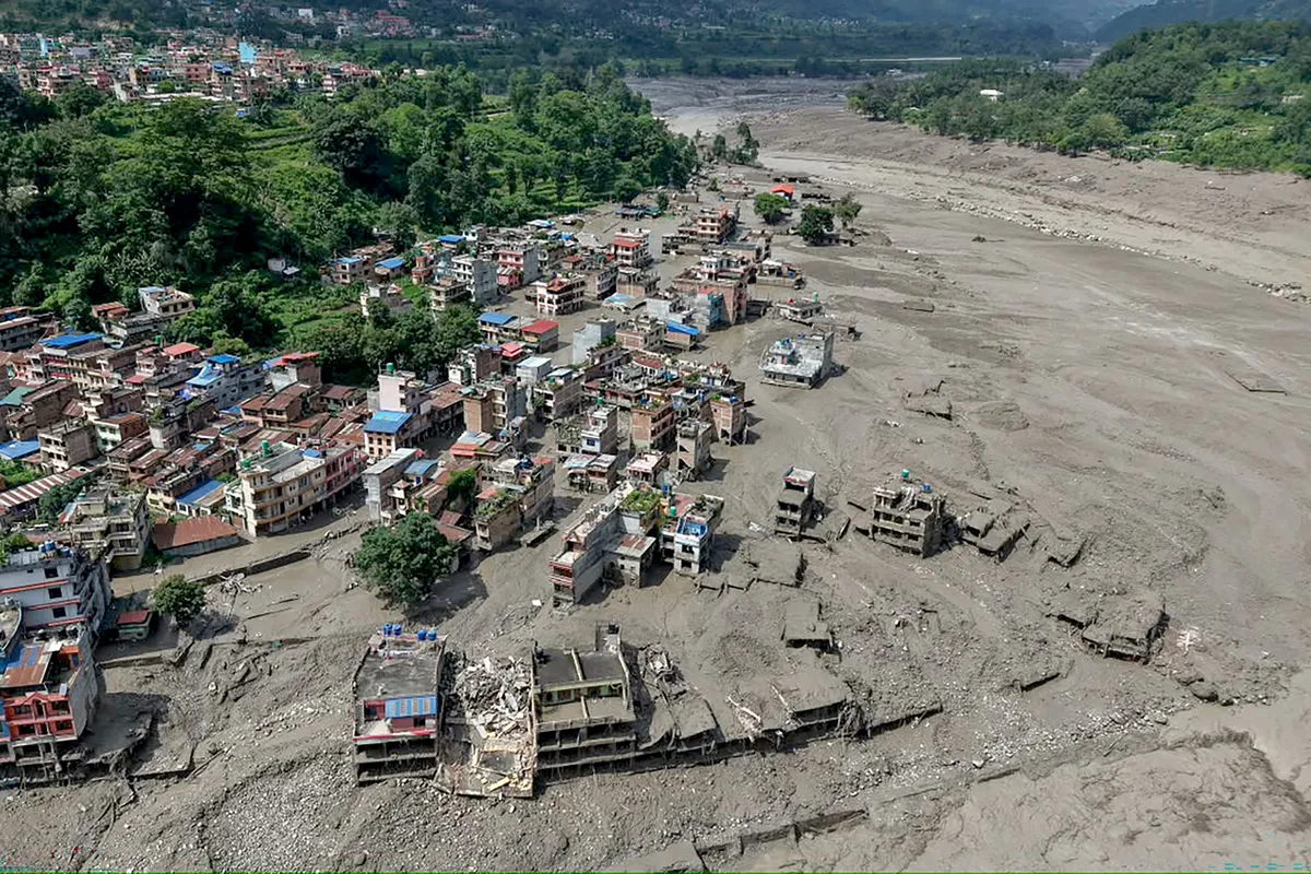 Poplave v Nepalu terjale osem žrtev in sprožile plaz v bližnjem Tibetu