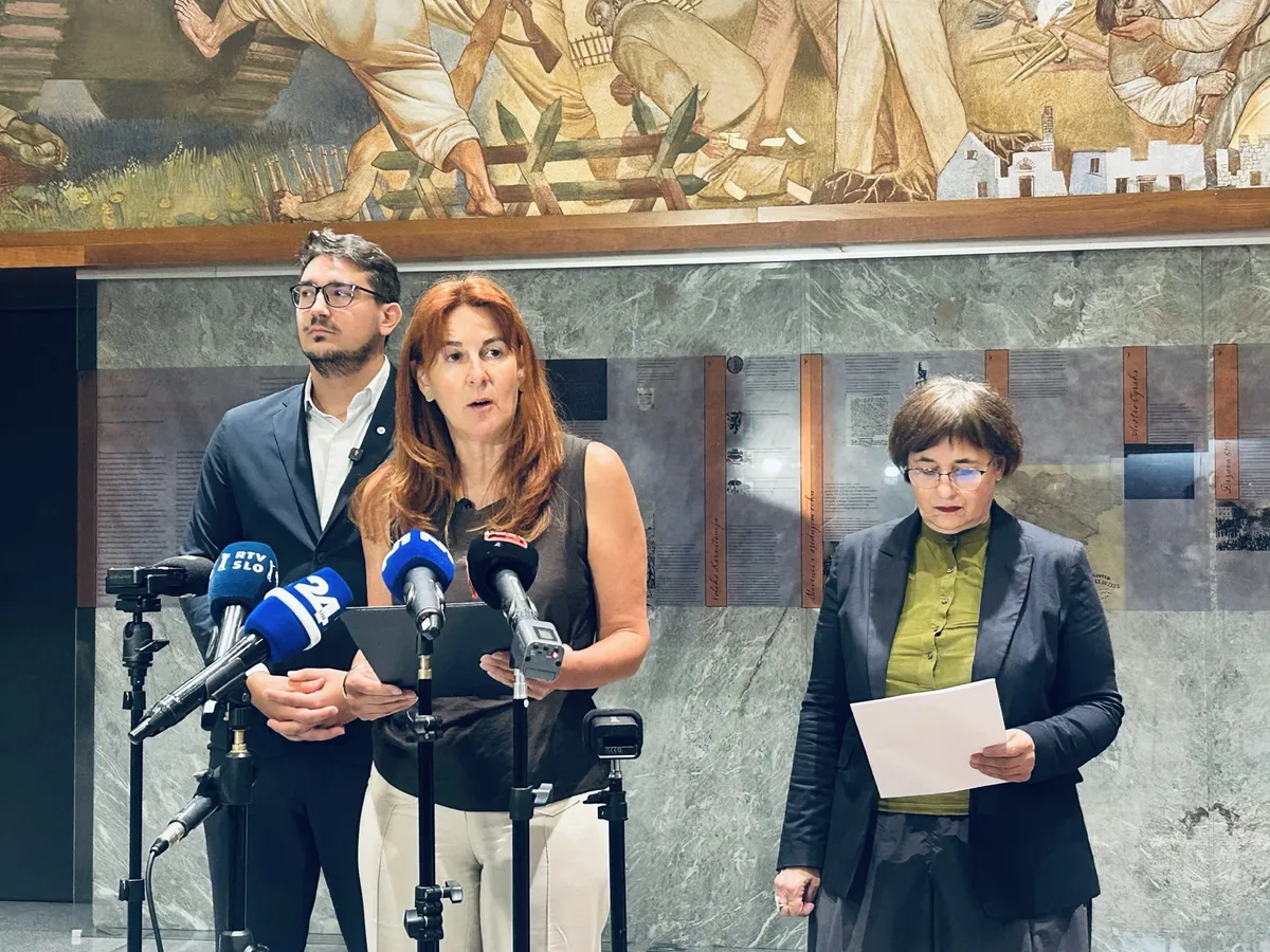 Po blokadi izjave EU: "Javnost ima pravico izvedeti, kakšne dolgove vlada plačuje Izraelu"