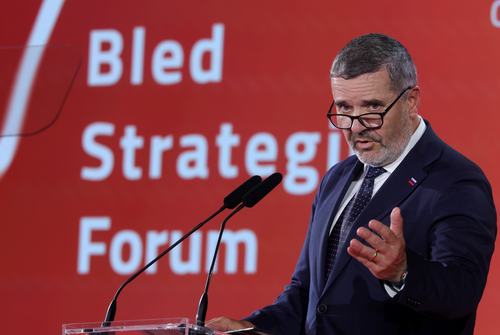 Odprtje Blejskega strateškega foruma z nagovoroma zunanjega ministra Toneta Kajzerja
