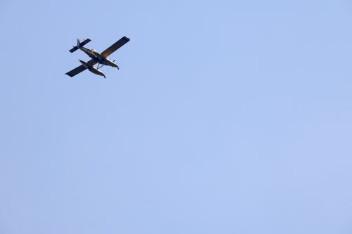 Letalo air tractor gasi požar nad Srednjim Vrhom pri Kranjski Gori