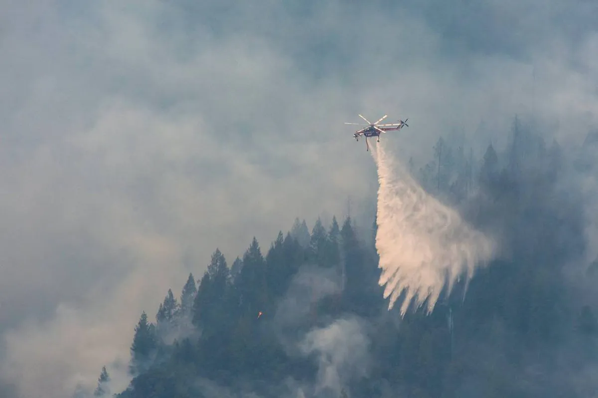 V Utahu med gašenjem požara strmoglavil helikopter, umrli naj bi obe osebi na krovu