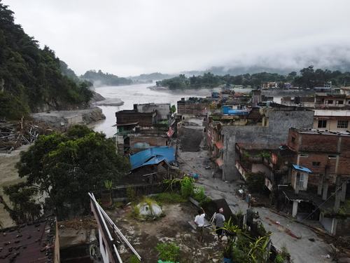 Posledice poplav in plazu v Nepalu