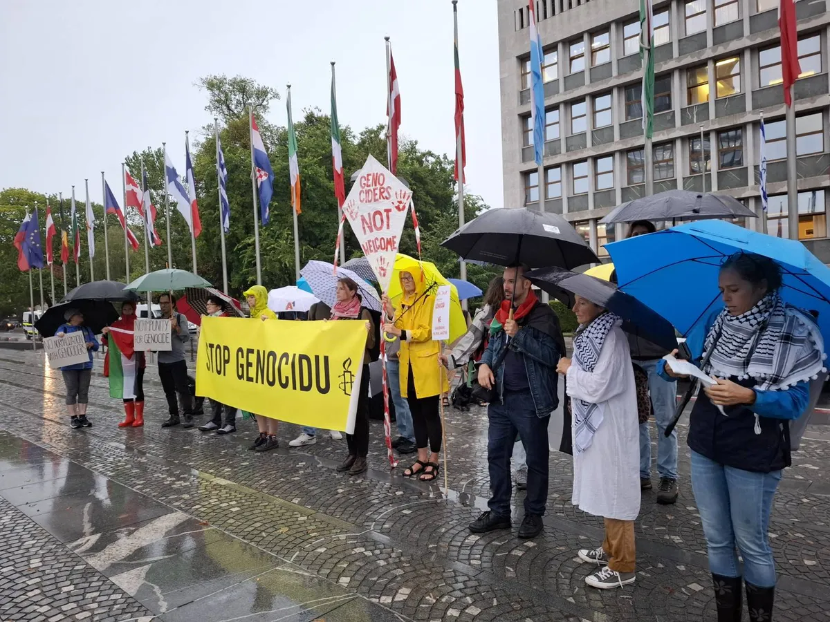 Protest pred DZ ob obisku zunanjega ministra Izraela: Človeška življenja so pomembnejša od diplomacije