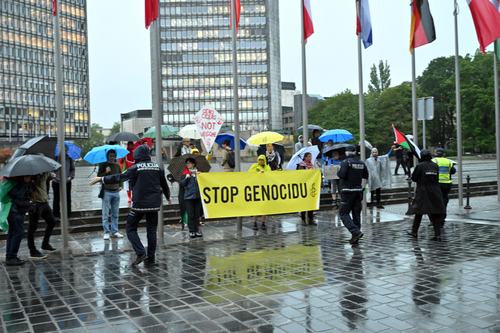 protest pred DZ