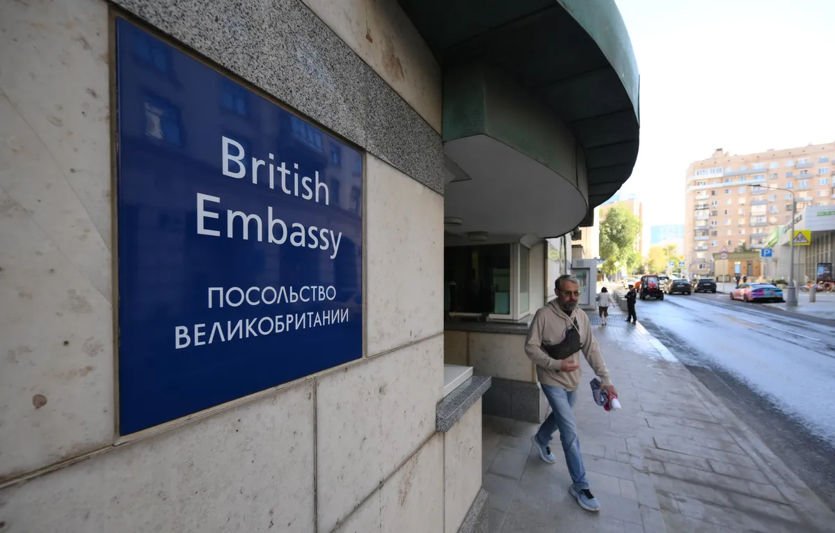 V Rusiji priprli nekdanjega varnostnika britanskega veleposlaništva