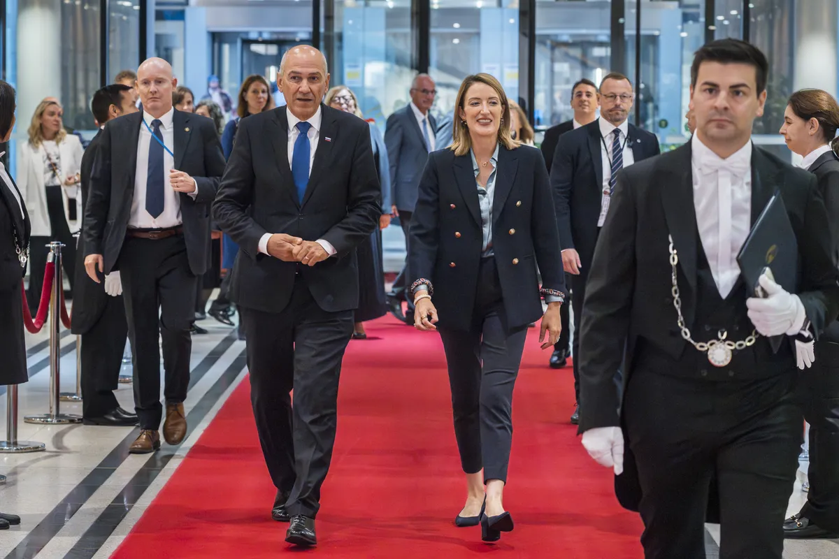 Premier Janša na srečanju v Bruslju s predsednico Evropskega parlamenta, popoldne še s šefom Nata