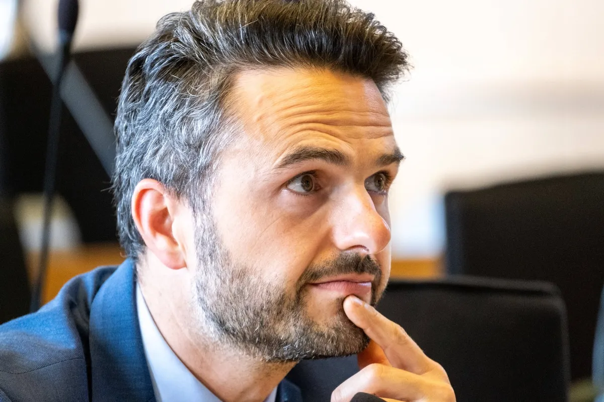 Predsednica Evropskega parlamenta obvestila Tonina, da so mu v zadevi Knovs odvzeli imuniteto