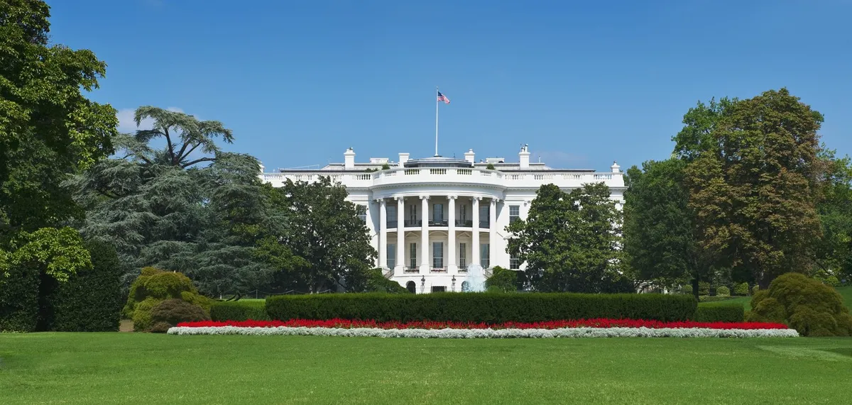 Bela hiša kljub sodni odredbi novinarje CNN izključila iz potovanja s Trumpom