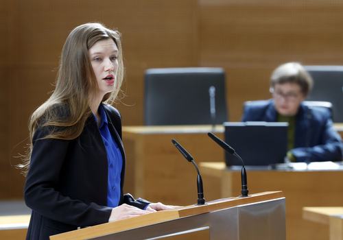 Lucija Tacer Perlin