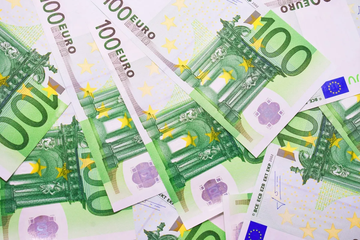 Furs bo čez dva dni nakazal več kot 19 milijonov evrov. Seznam upravičencev je dolg