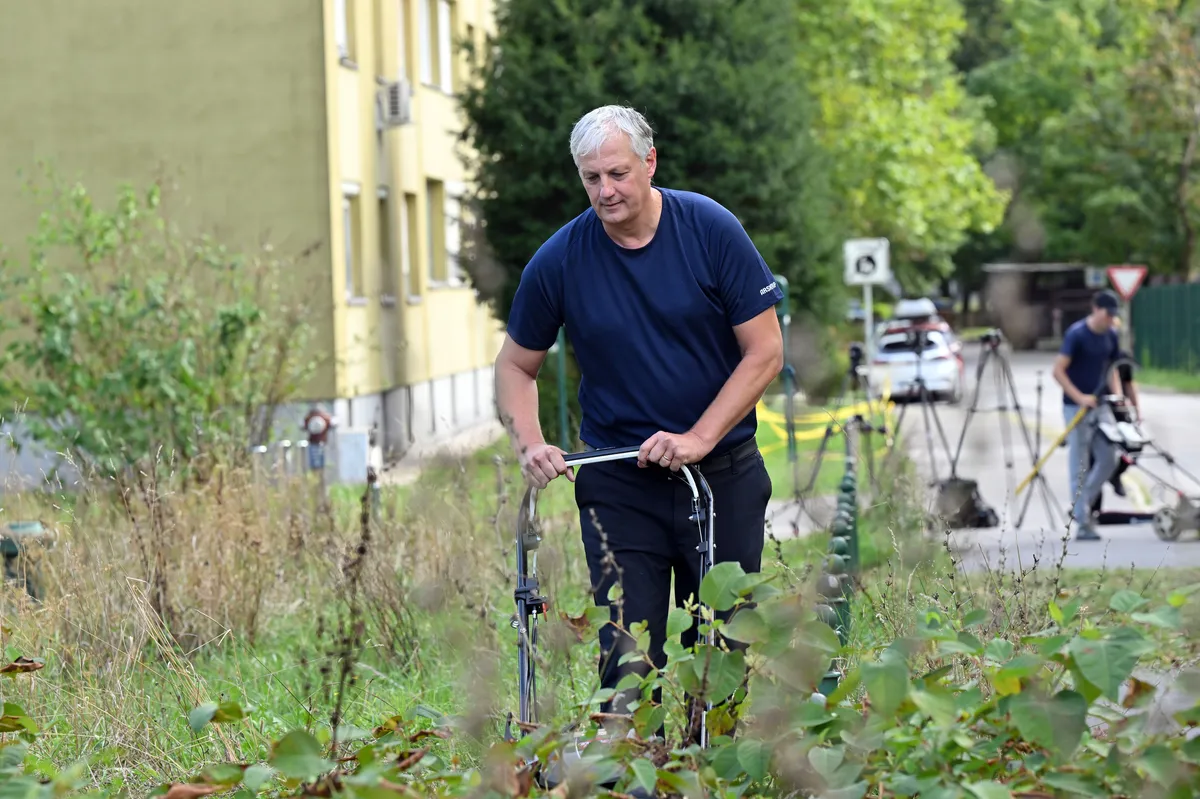 Primc ob napovedi županske kandidature pokosil travnik, a ni preveril, kdo je njegov lastnik