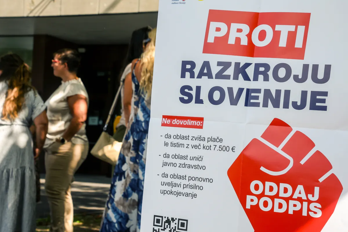 V treh dneh zbrali več kot tretjino podpisov za razpis referenduma o interventnem zakonu