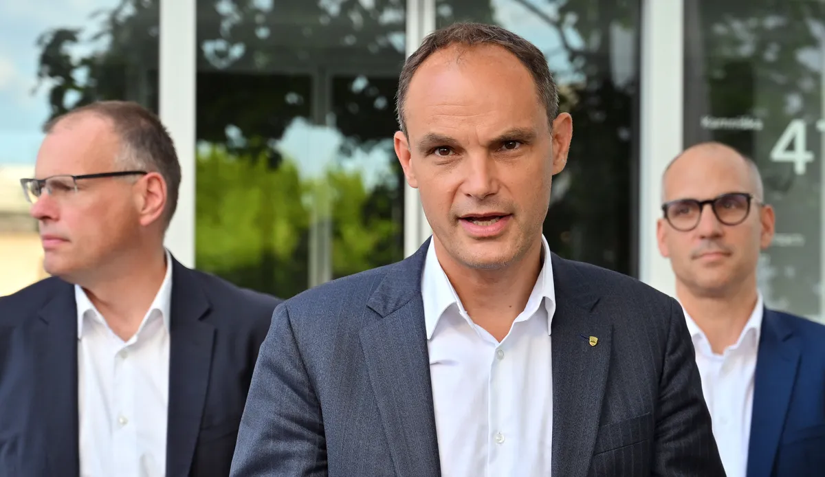 "Opozicija želi zaradi izgube oblasti vsak zakon poslati na referendum"