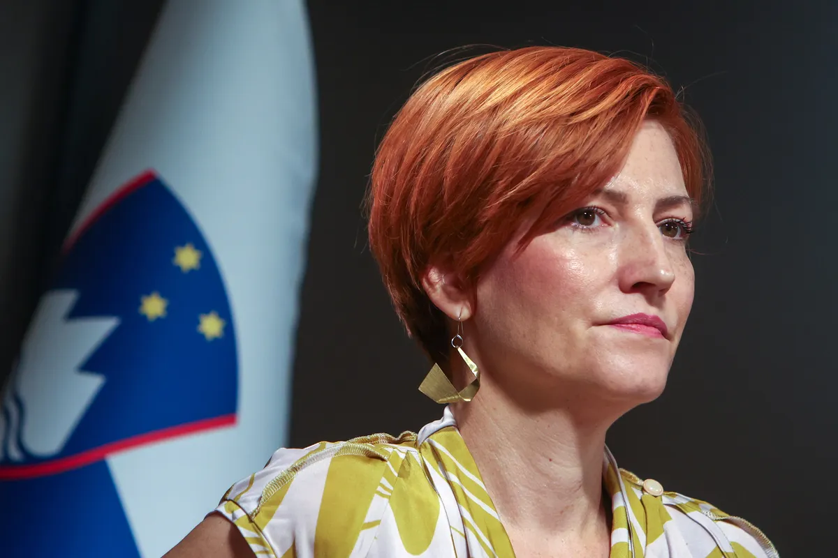Vrečko potegnila vzporednice z AfD: Gre za ideološko nevtralizacijo šolstva