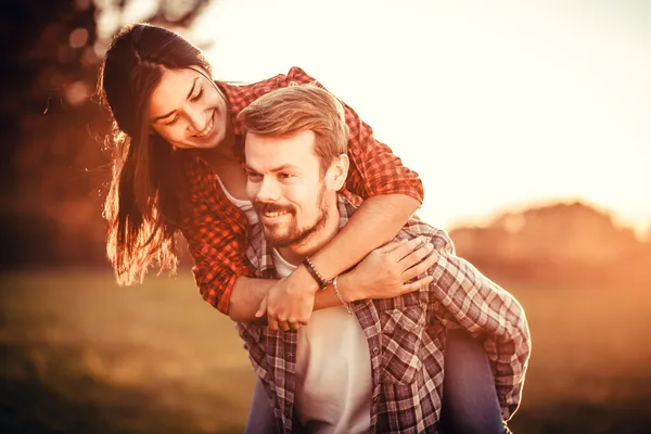 Antropologinja v raziskavi ugotovila, kaj ljudi pri partnerju najbolj privlači