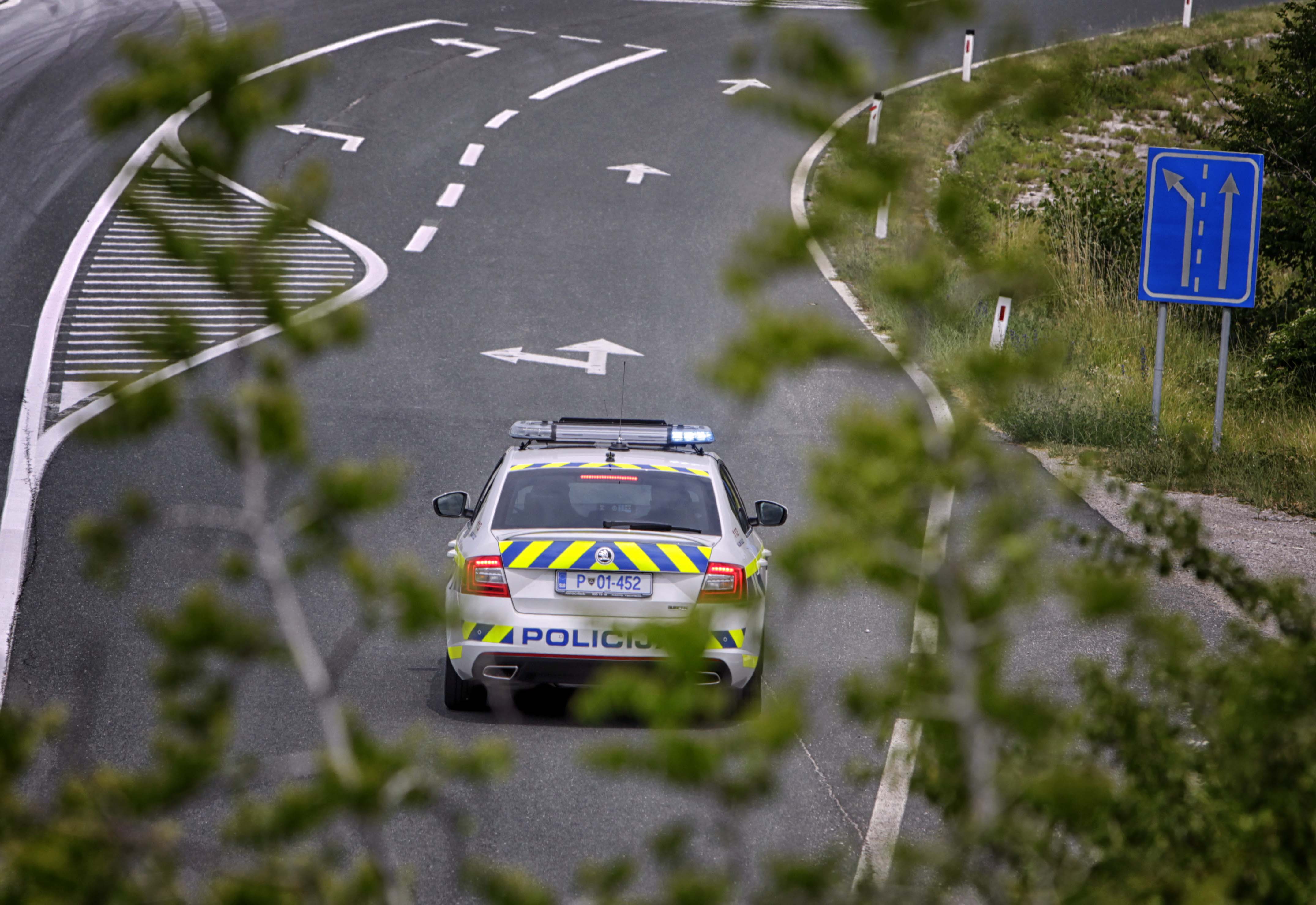 policija, avto, promet, nesreča