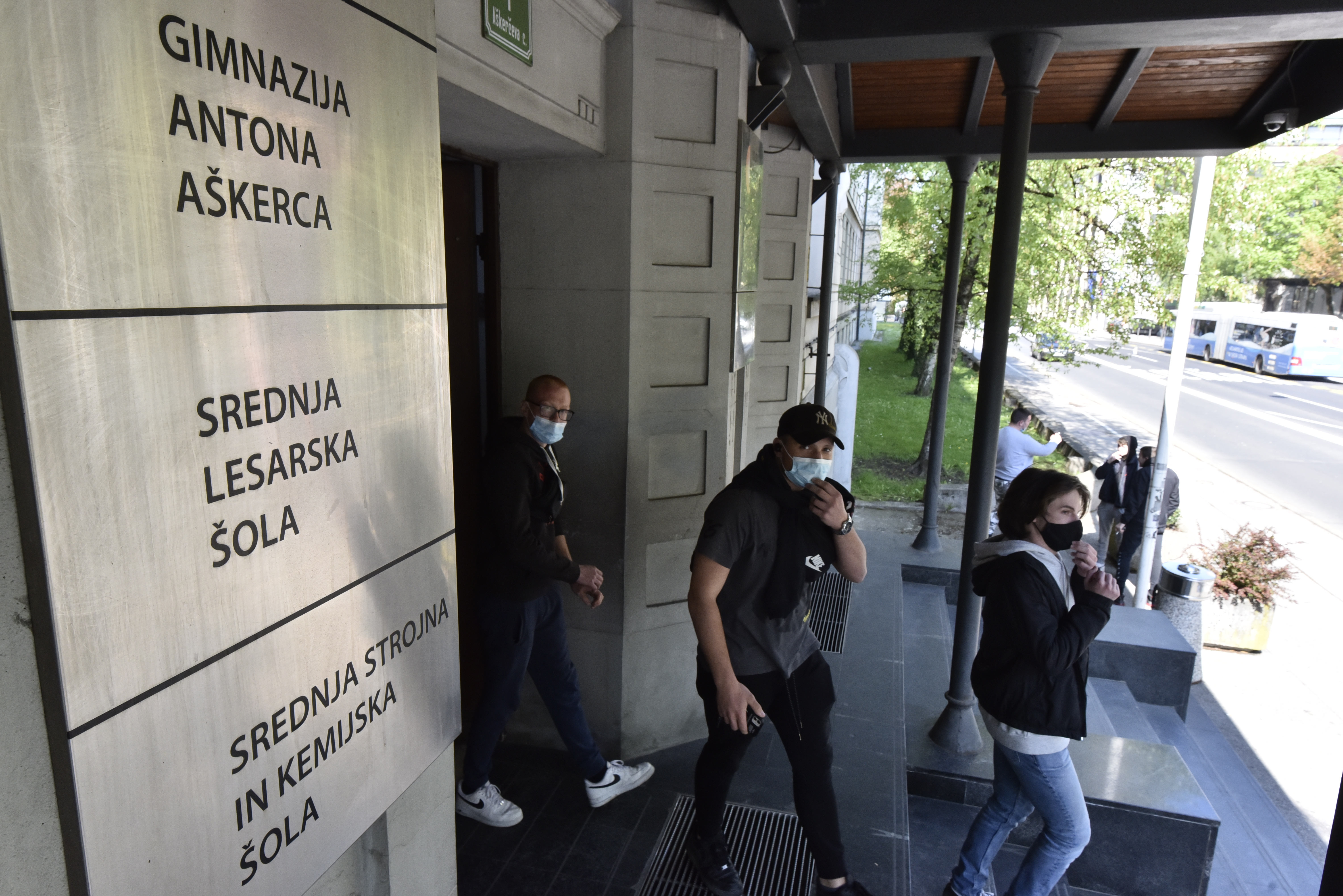 Dijaki srednje šole