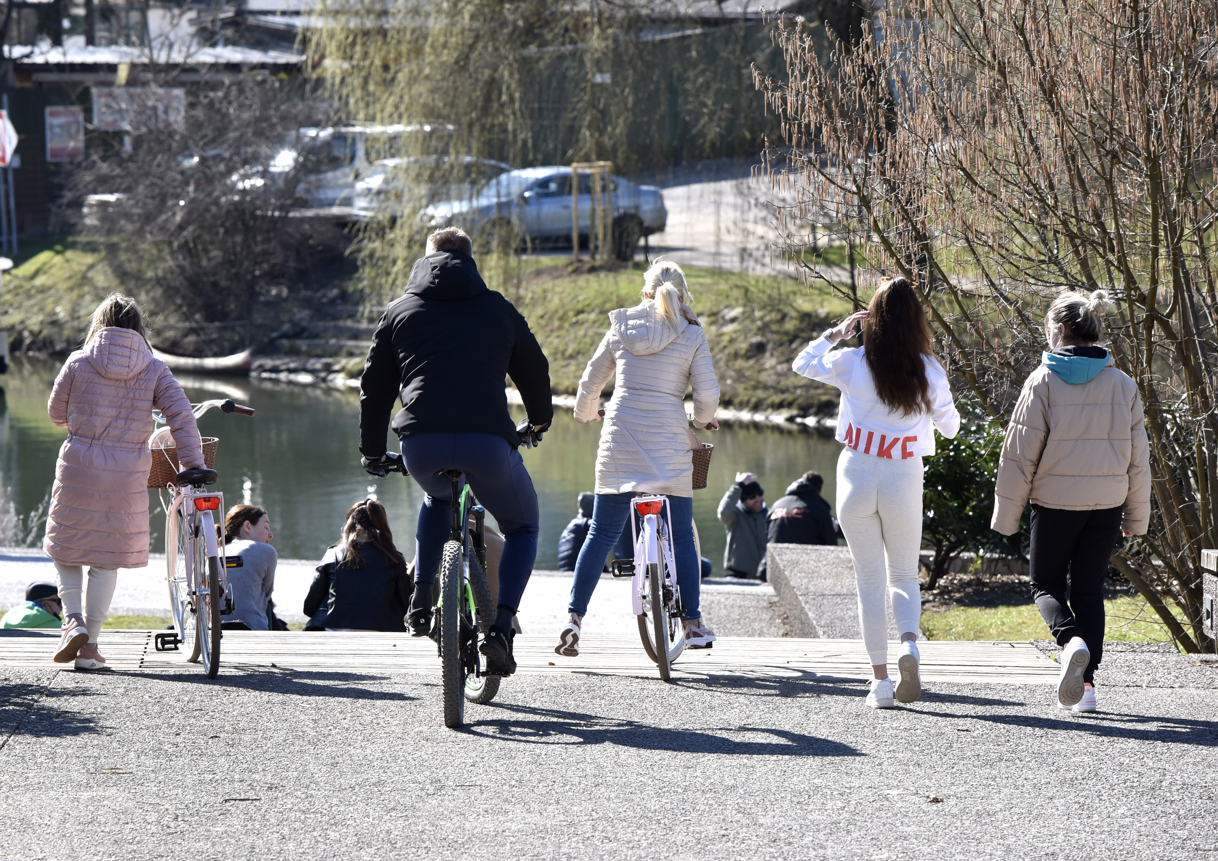 Ljubljana, sonce, ljudje, Špica