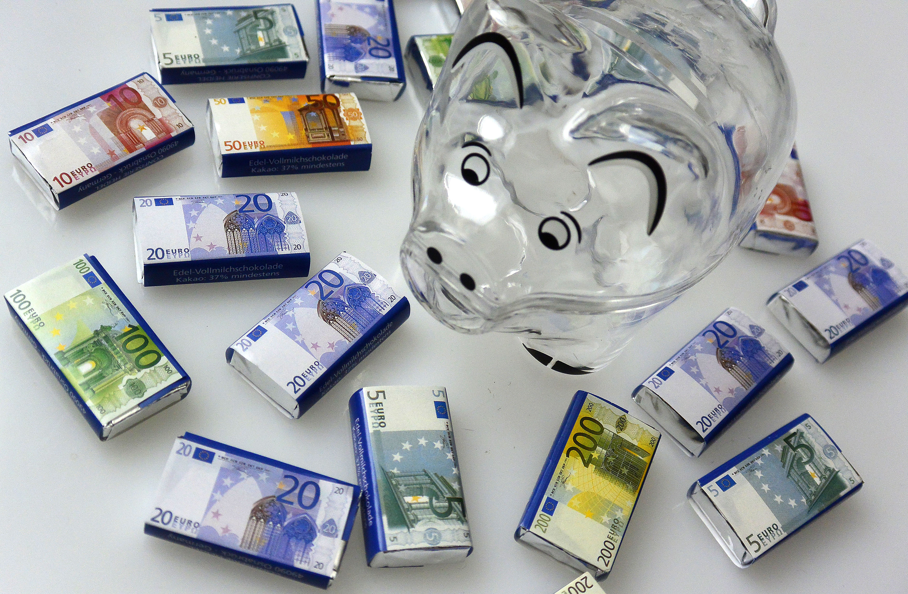 hranilnik, denar, proračun, bankovci