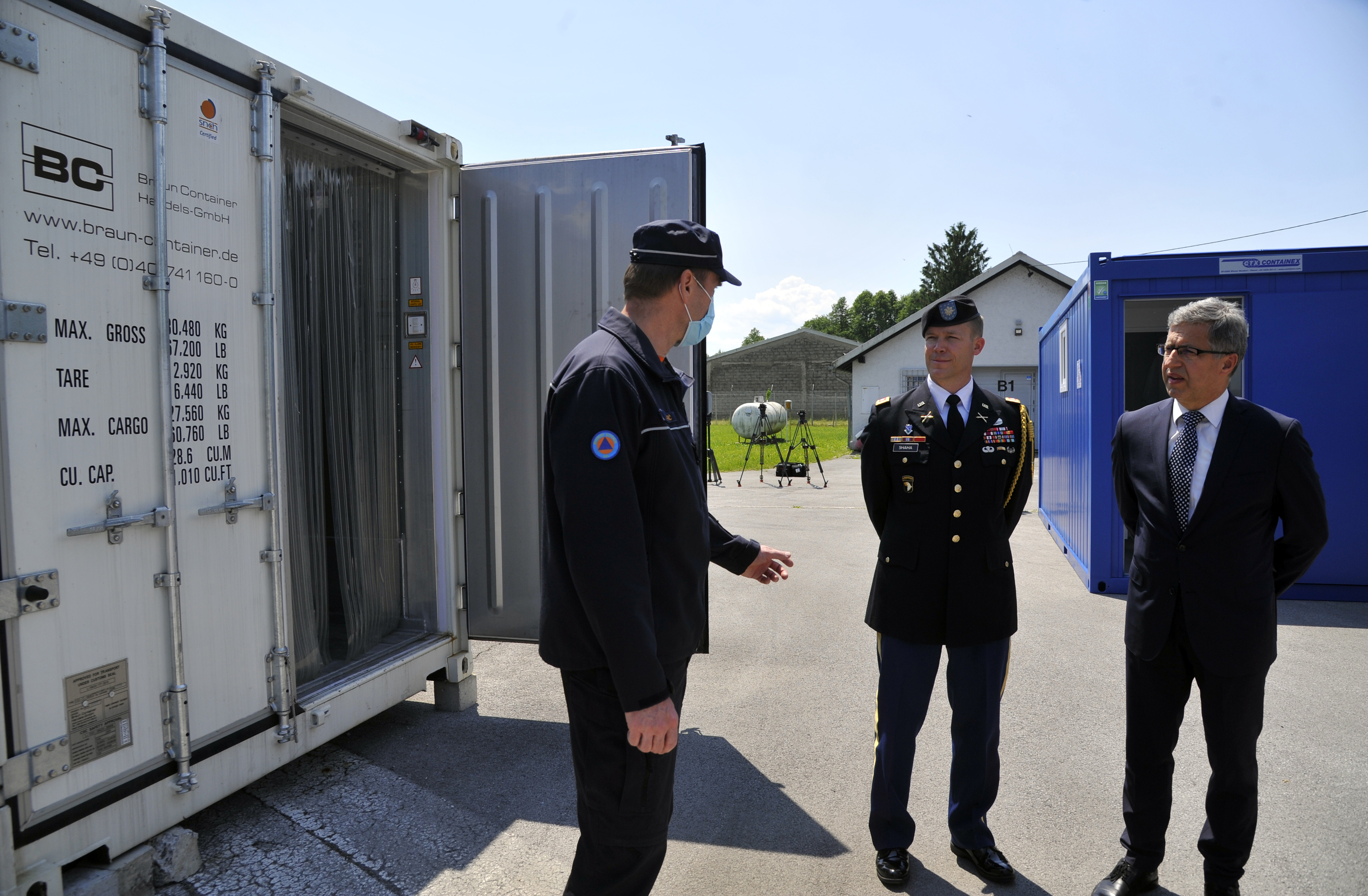 ZDA donirale kontejnerje