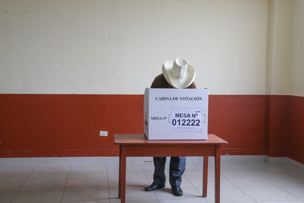 1623053283-2021-06-06T203150Z_1085841427_RC24VN9Q7DUL_RTRMADP_3_PERU-ELECTION-1024x683.jpg