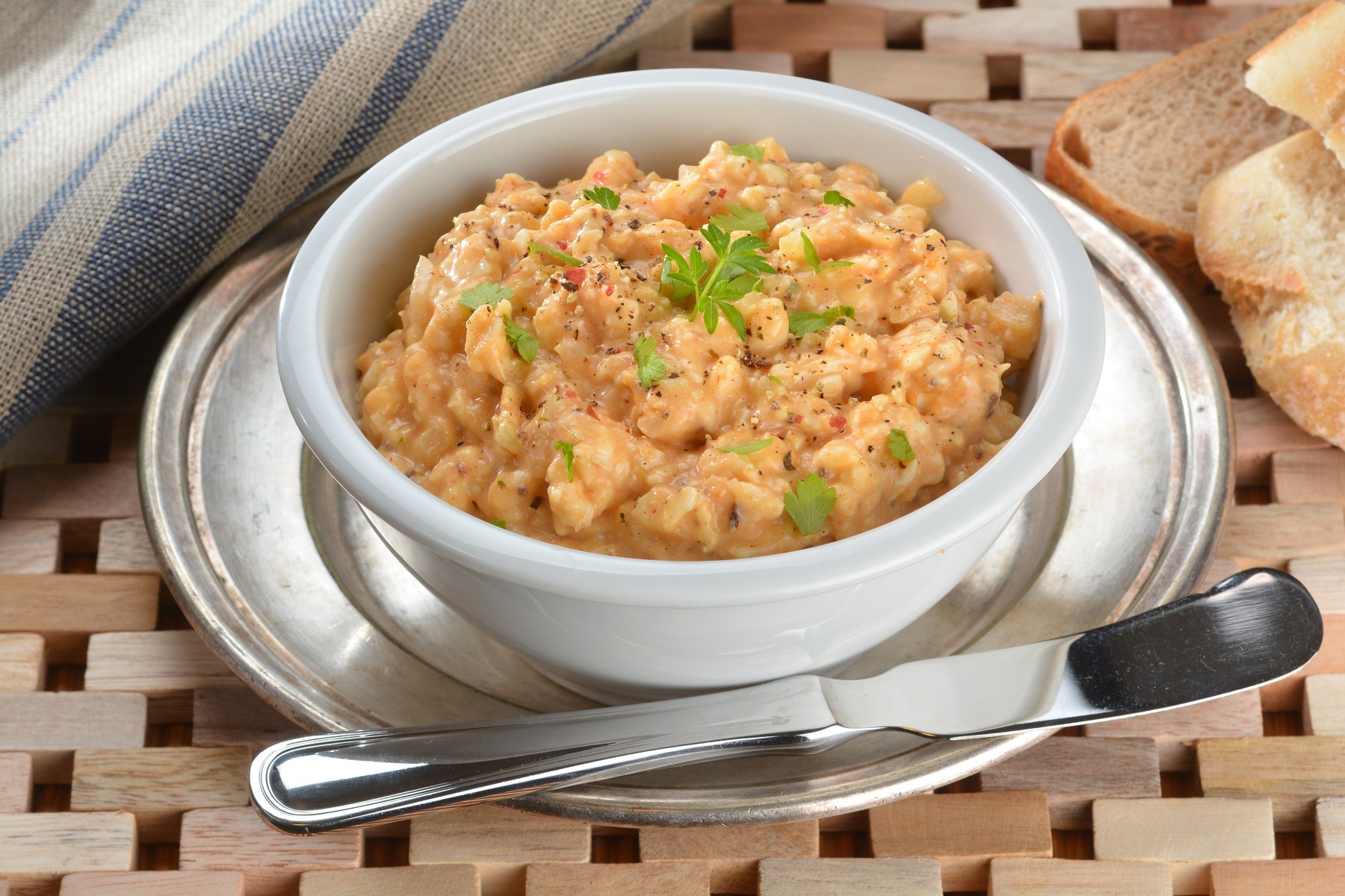 Pikantni namaz z orehi