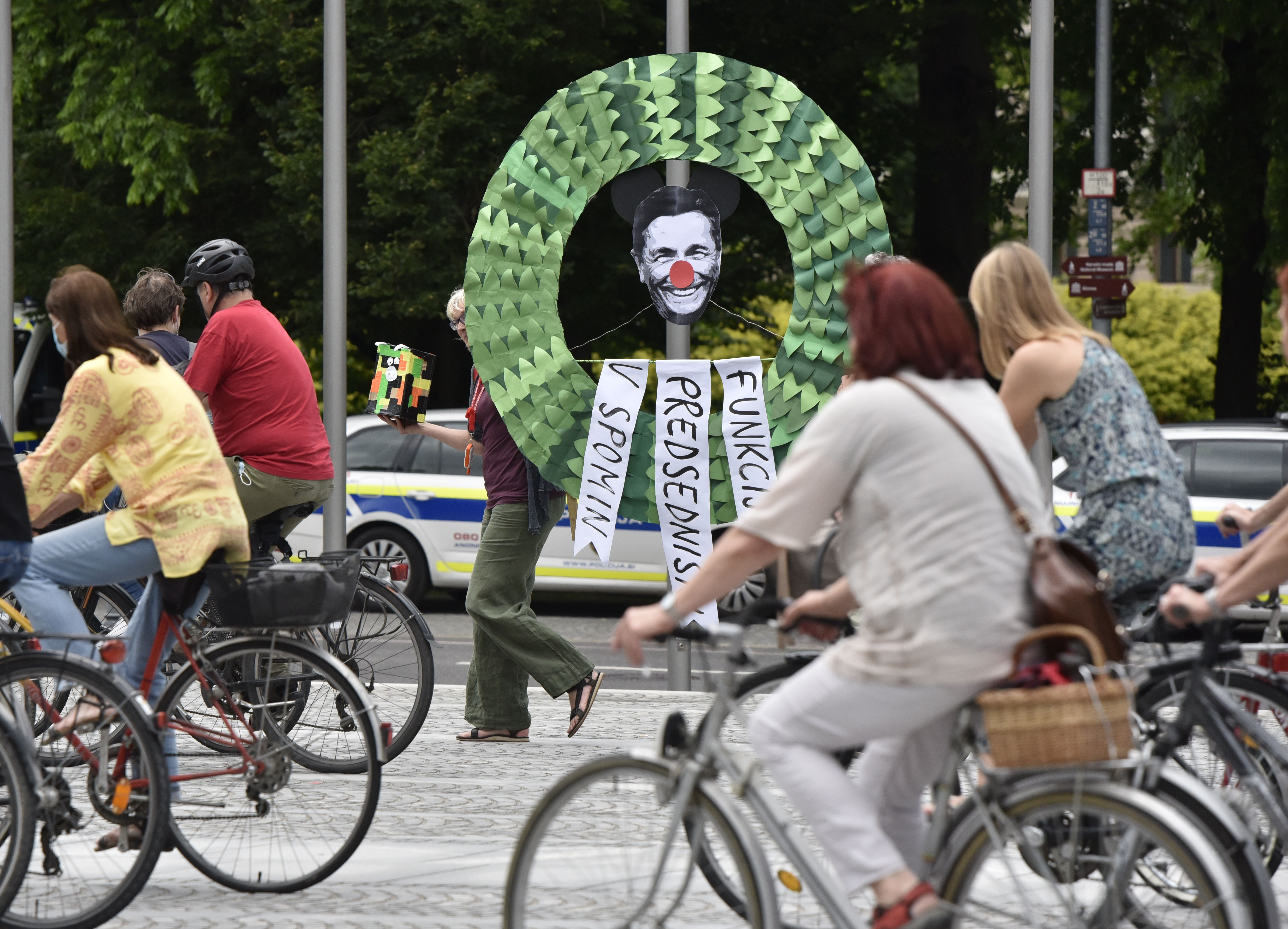 petek, protest, vlada, pahor