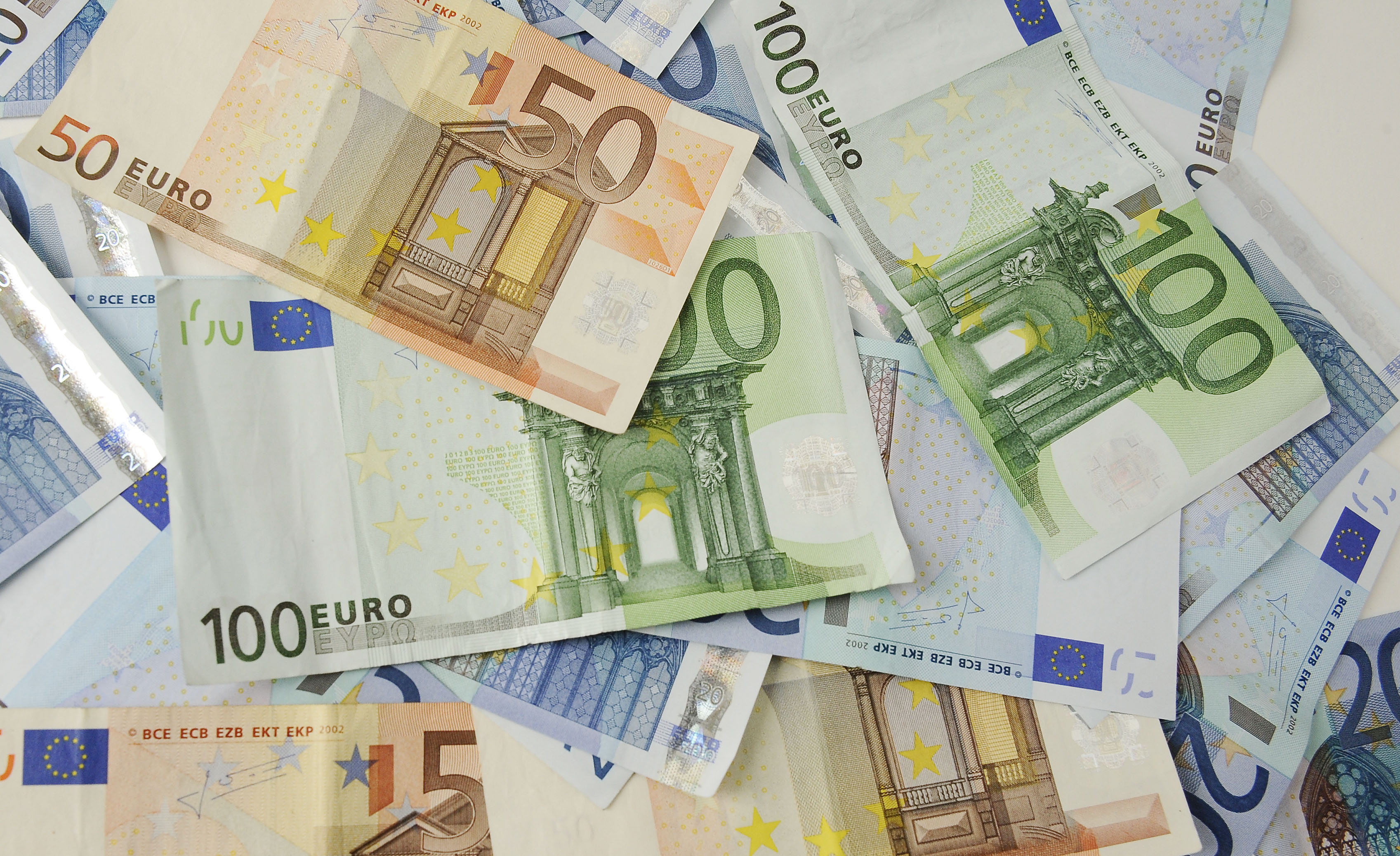 Bankovci denar dodatki javni sektor