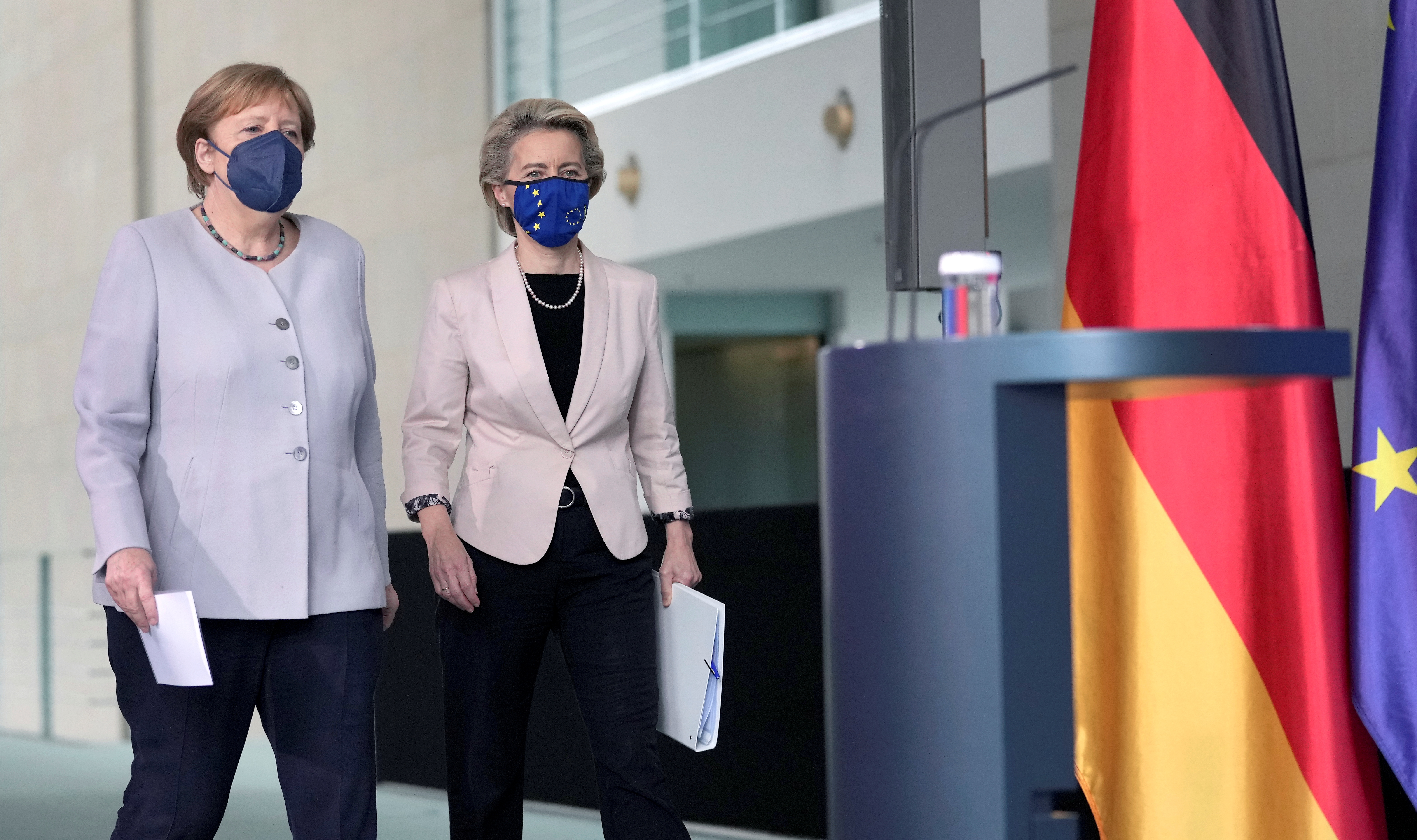 merkel in von der leyen