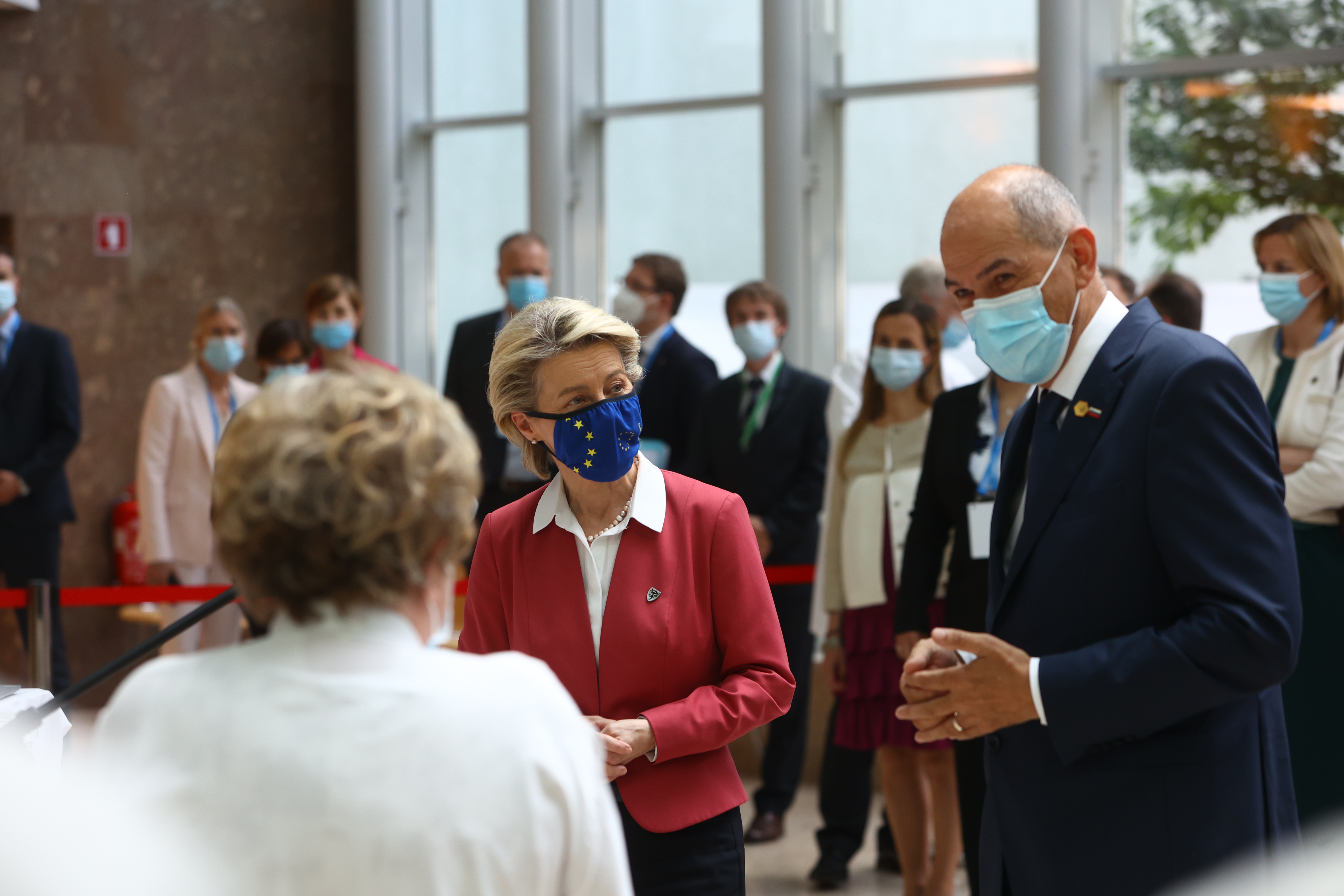 Janša, von der Leyen, pediatrična klinika